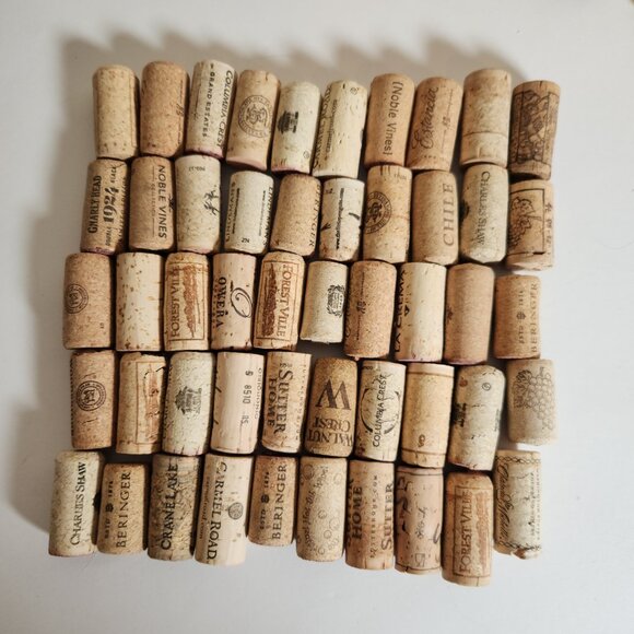 100 Assorted Used Wine Corks DIY Craft Arts Projects Decor Recycled Upcycling - Picture 1 of 4